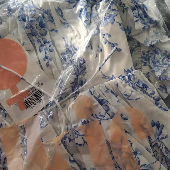 **I LEFT** Selkie Seashell Top in Bed & Breakfast - Picture 9 of 12